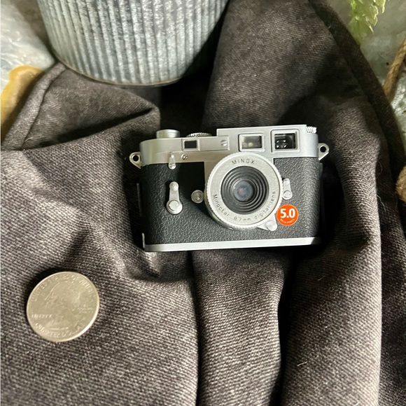 EUC Minox Leica M3 5.0 Digital Classic Camera - Picture 3 of 9